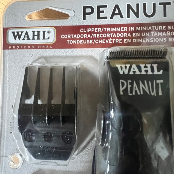 Wahl Professional Peanut Trimmer Kit - Black - Picture 2 of 2